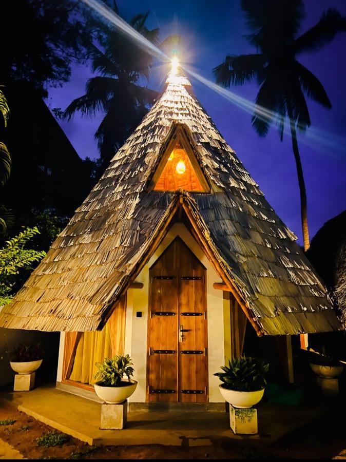 Turtle Wood Cabin Tangalle Exteriör bild