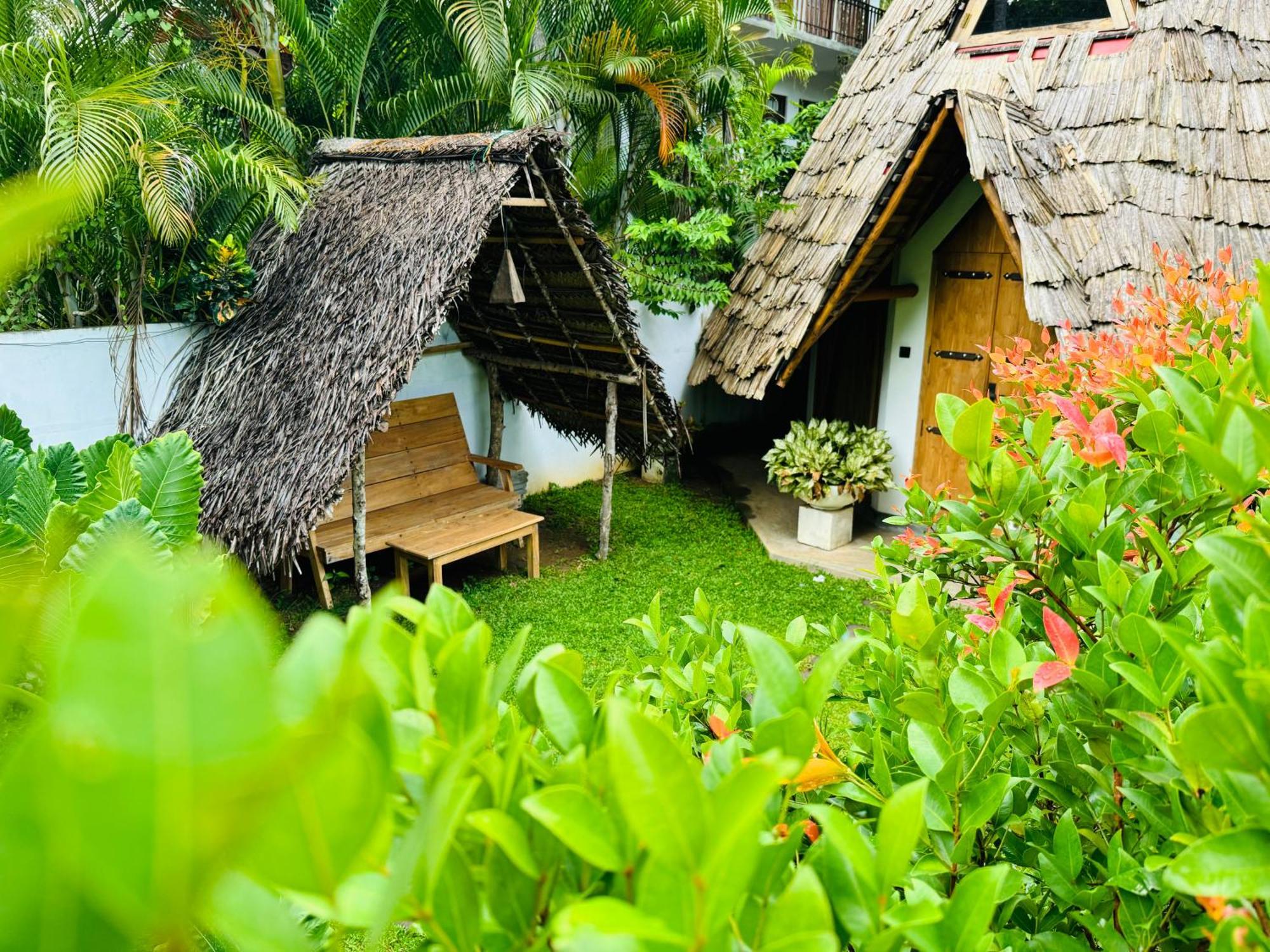 Turtle Wood Cabin Tangalle Exteriör bild