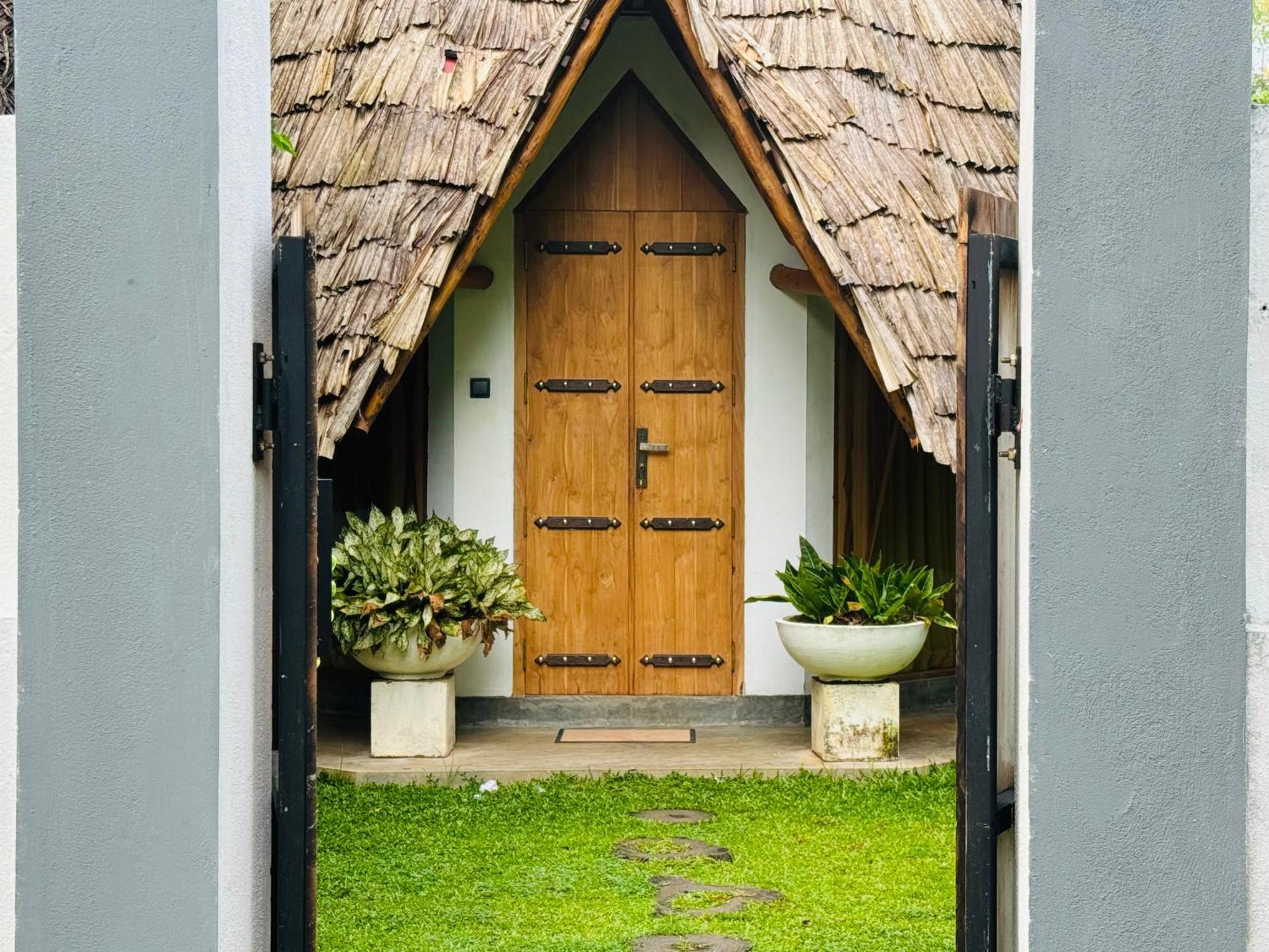 Turtle Wood Cabin Tangalle Exteriör bild