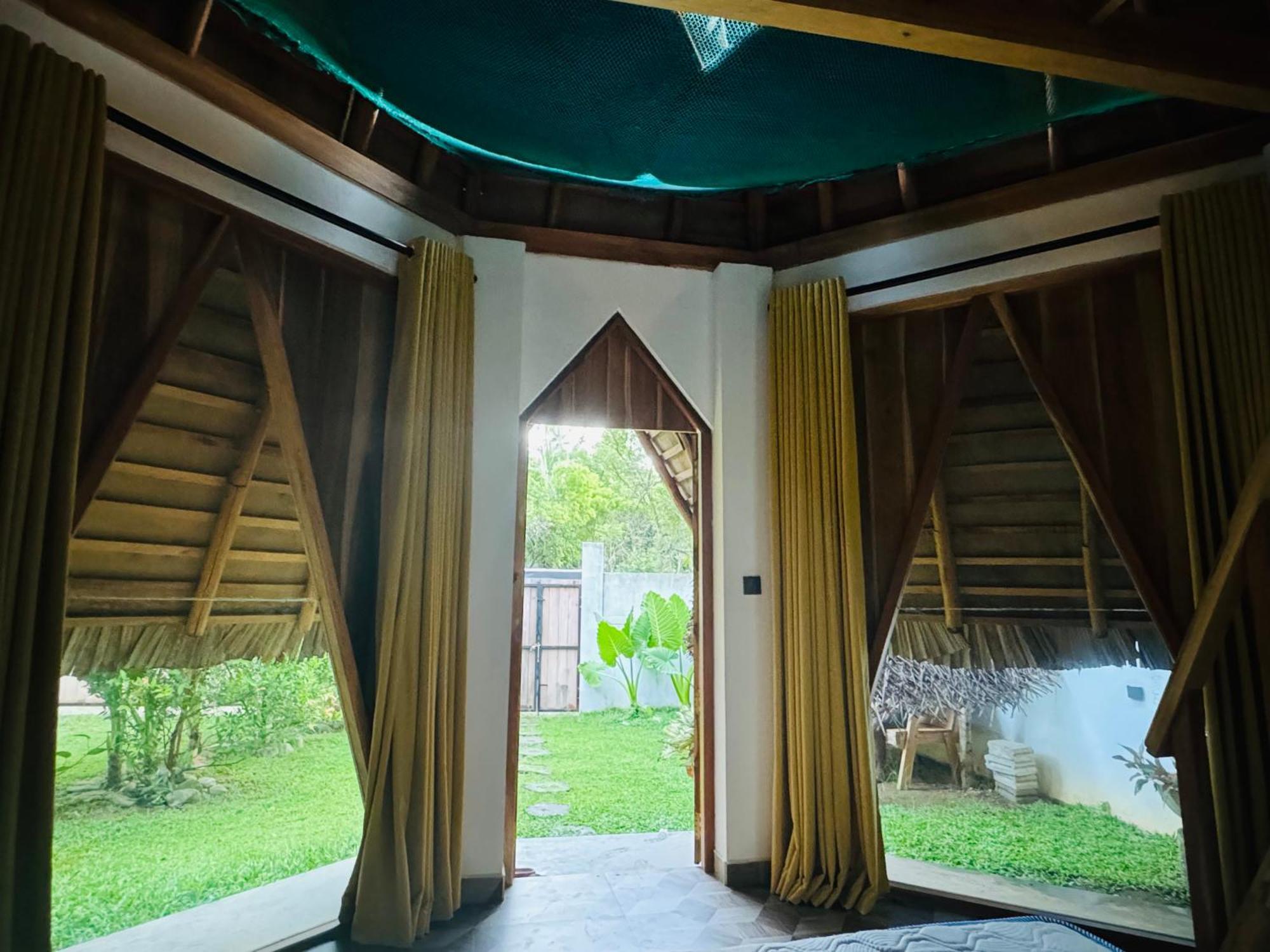 Turtle Wood Cabin Tangalle Exteriör bild